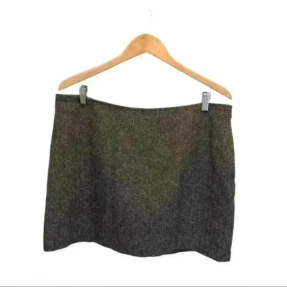 🌈 6/$30, Old Navy Herringbone Mini Skirt, Size 14 - Picture 1 of 3